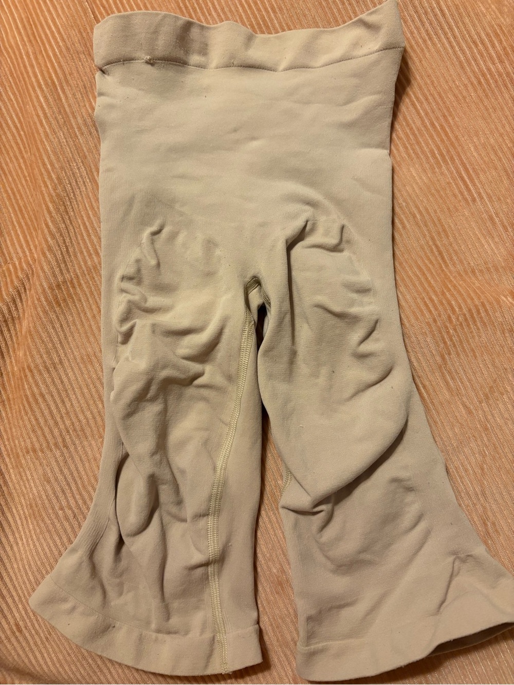 SKIMS Above Knee Sculpting Short S/M in Clay